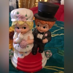 Porcelain bride and groom figure